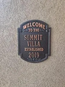 Summit Villa Bnb Watkins Bed & Breakfast