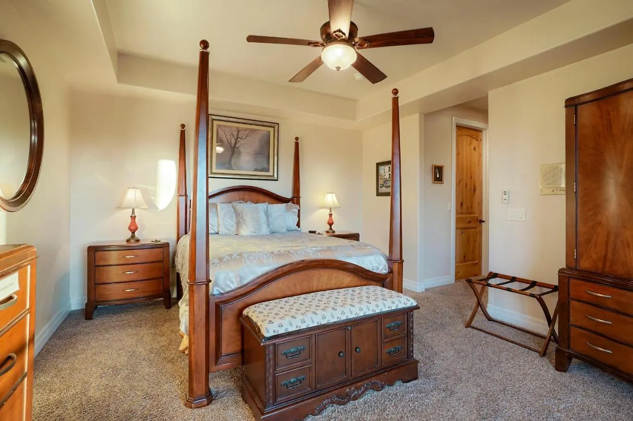 Summit Villa Bnb Watkins 0*,